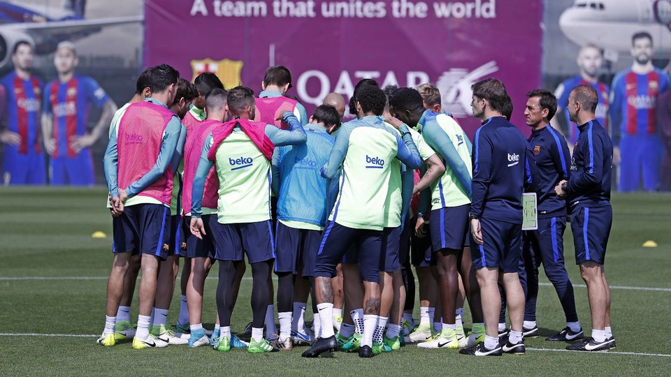 北京时间4月27日凌晨1:30,2016-17西甲联赛第34轮继续开战。巴塞罗那坐镇诺坎普迎来奥萨苏纳的挑战。赛前,巴萨公布了本场比赛的大名单。内马尔继续停赛,拉菲尼亚、比达尔和马蒂厄因伤缺阵。