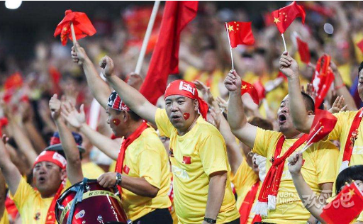 冯潇霆:任航倒地半秒就起来了,气得我骂他