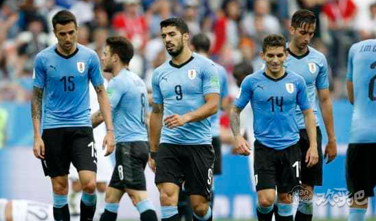 乌拉圭足球队的球衣上，为什么绣了4颗星？