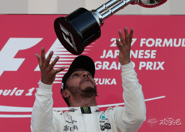 F1日本战小黑夺冠