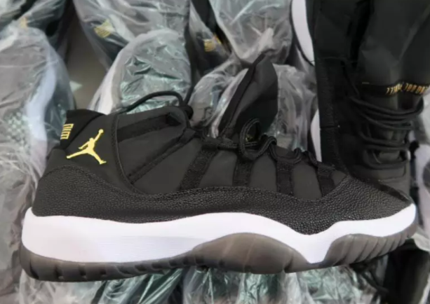 美国海关截获七个装满AJ假鞋的包裹，均来自中国