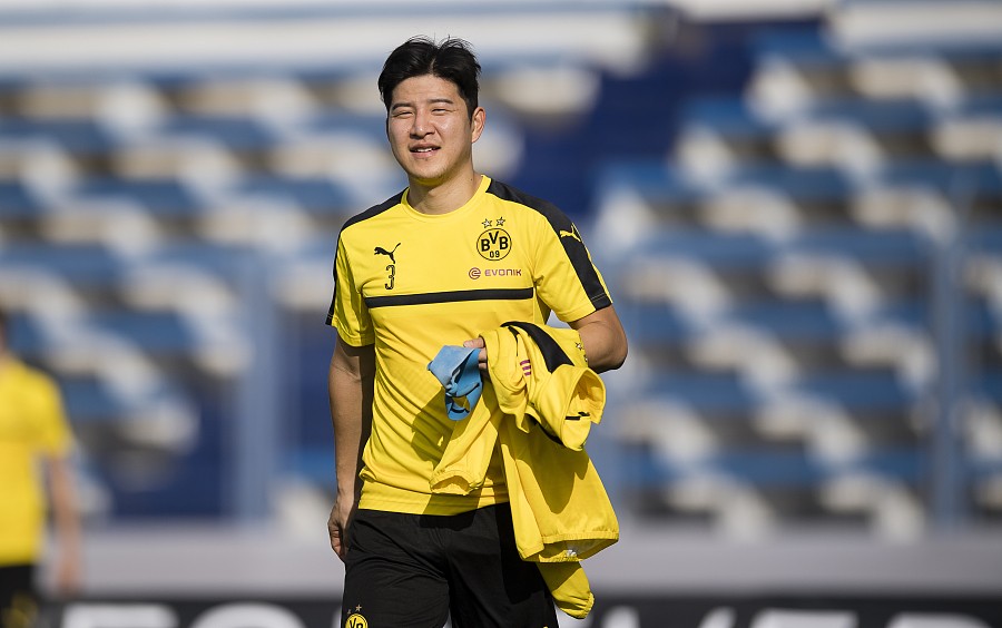 官方:多特蒙德与朴柱昊提前解约