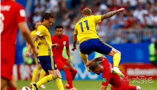 英格兰2-0瑞典 阿里马奎尔头球双响炮
