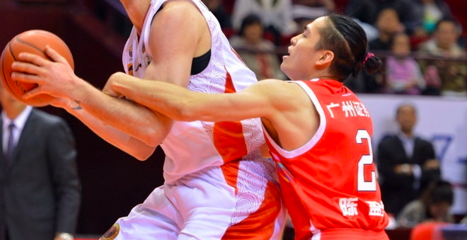 CBA广州后卫陈盈骏：融合程度不错，受伤非常遗憾