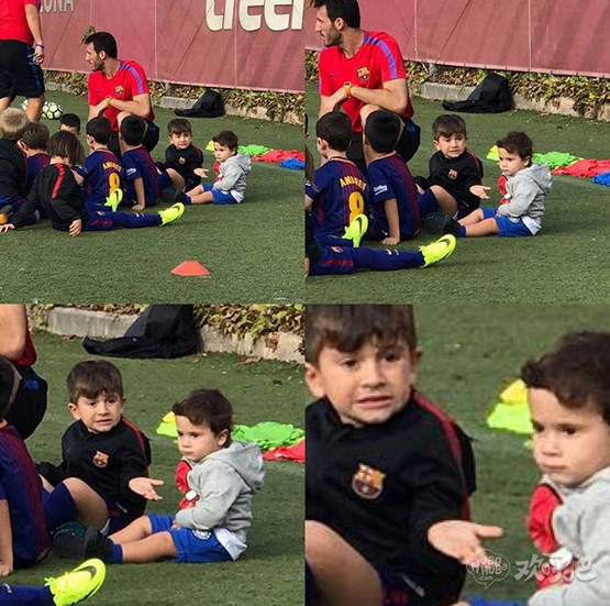 梅西观看儿子蒂亚戈在巴萨足球学校训练