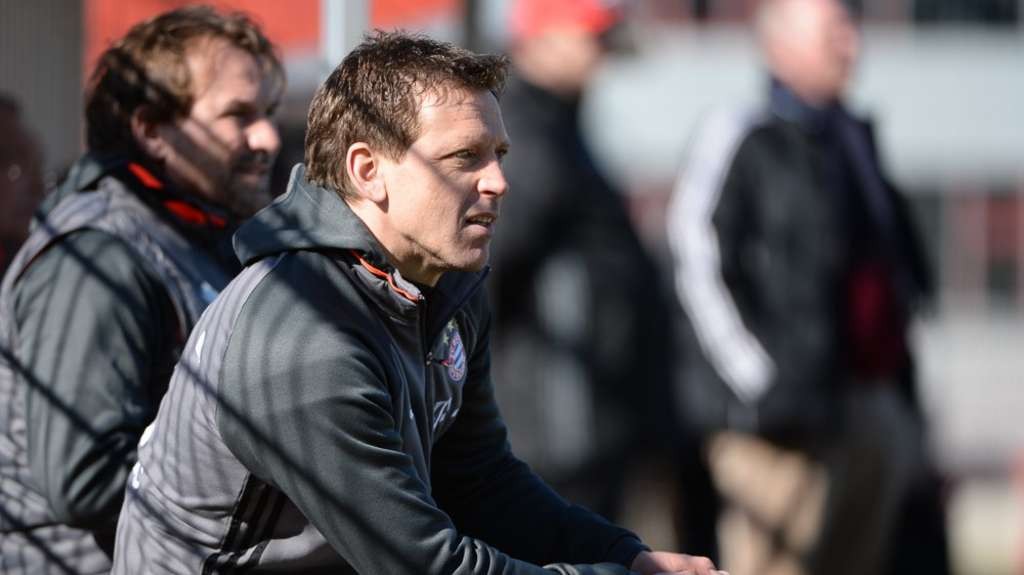 拜仁u17主帅霍尔格-塞茨