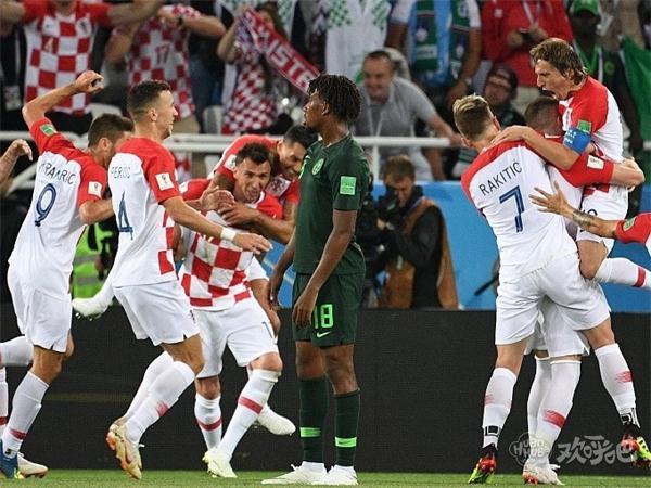 【世界杯战报】克罗地亚2:0尼日利亚，莫德里奇点球建功