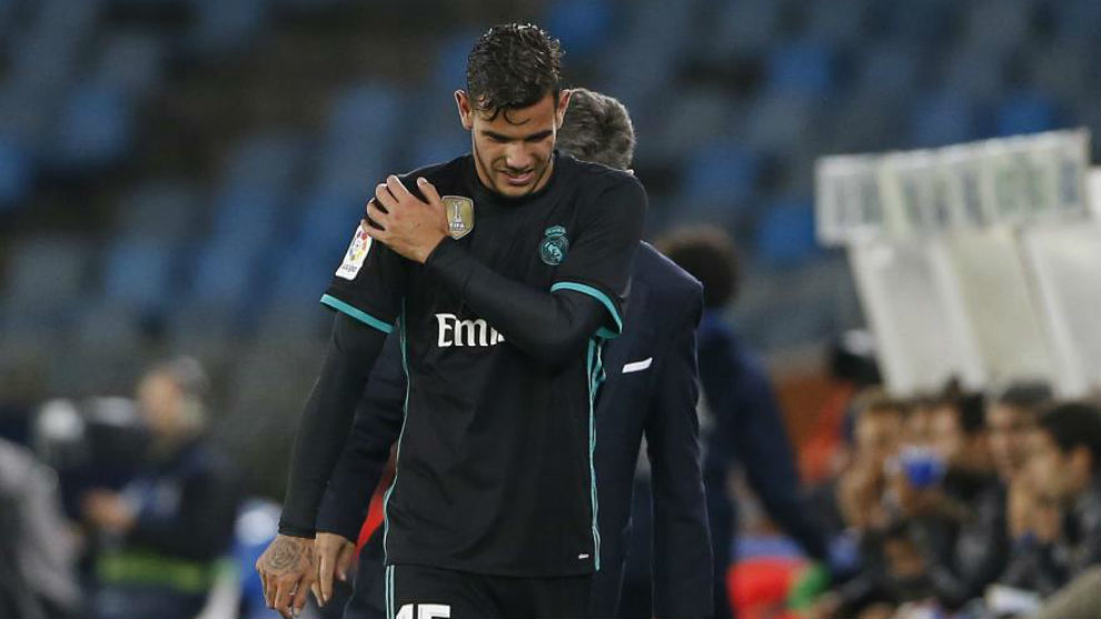 皇马后卫特奥右肩受伤，将缺阵两个星期